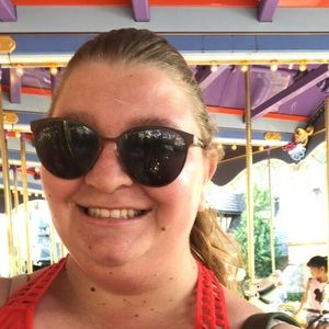 Meet your Posher, Crystal